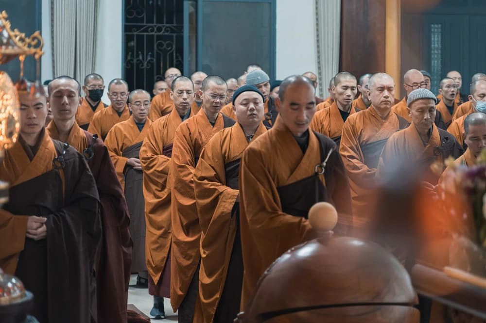 ��һ���࣬ͬʱ��һ�з�